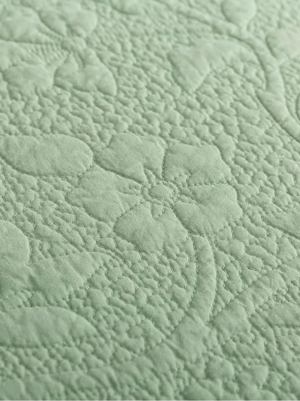 Sage Green king 3 piece Quilted Bedspread Set - Elegant Scalloped Edge